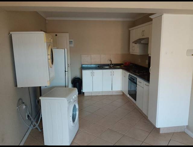 2 BEDROOM PROPERTY TO RENT IN WEST HILL